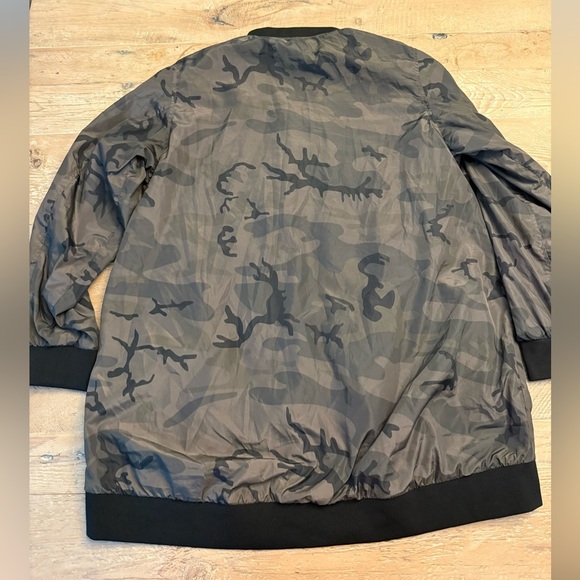 Camo Bomber Jacket x Rock & Republic XL - Picture 2 of 7